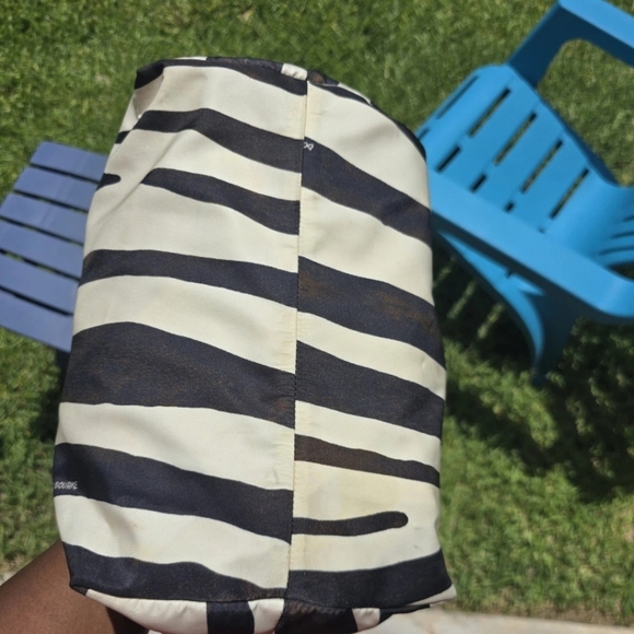 VTG Dooney & Bourke Zebra Print Tote Bag Nylon Leather Trim White Black Brown - Picture 13 of 15